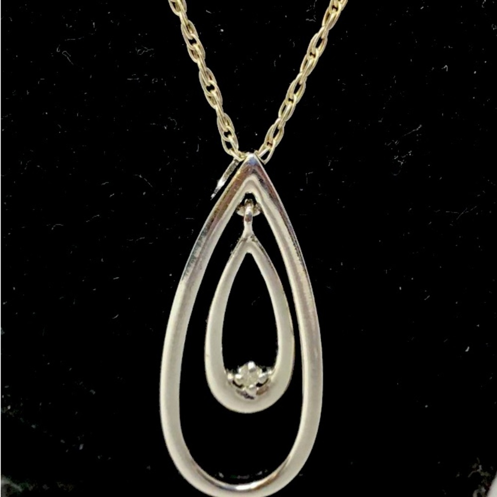 Sterling Silver Necklace Pendant with Diamond